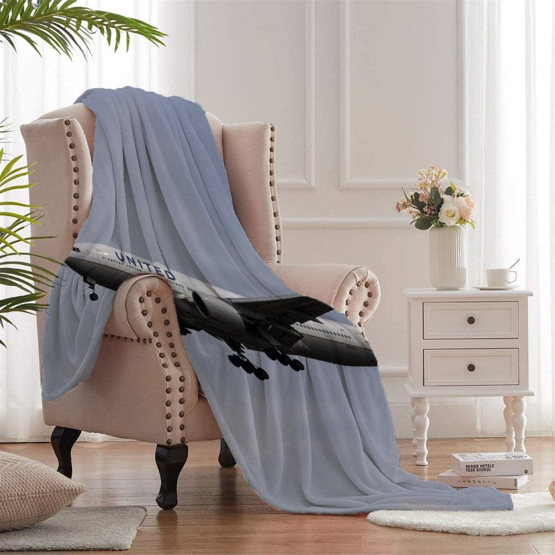 United Airlines Boeing 777 Throw Blankets